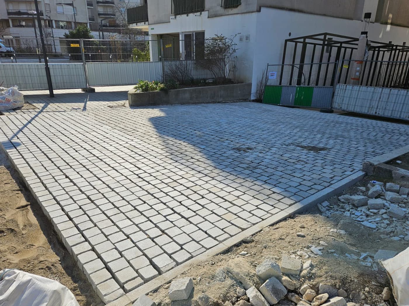 Cour de résidence en pavés béton